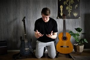 Read more about the article How to Play Guitar With Small Hands? – Ultimate Guide For Small-Handed Guitarist