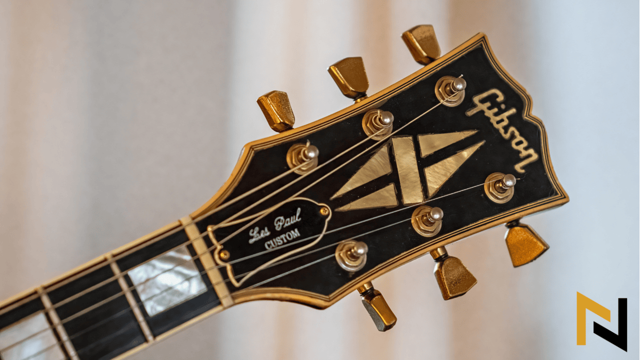 You are currently viewing Gibson Les Paul Custom vs Standard – Expensive vs Pricey